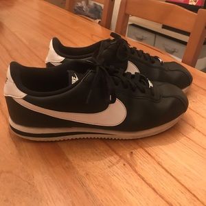 Nike Cortez Leather Black White Size 11.5